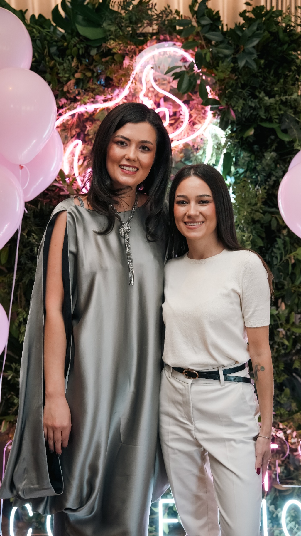 Fondatoarea Beauty Connection alături de o invitată